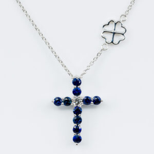 Collana Croce Fidelis bianco zaffiri - Gioielleria Casavola di Noci - gioiello in oro bianco 18 carati - idee regalo cresima adulto uomo