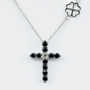 Collana Croce Fidelis white diamanti neri - Gioielleria Casavola di Noci - gioiello in oro bianco 18 carati - idee regalo cresima adulto uomo