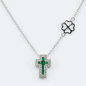 Collana croce Angelus bianco smeraldi - Gioielleria Casavola di Noci - gioiello in oro bianco 18 carati con diamanti - idee regalo per battesimo madrina