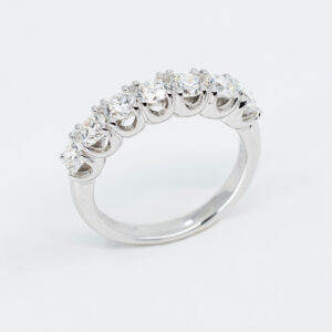 Veretta 7 diamanti white - anello in oro bianco 18 carati - idee regalo per proposta di matrimonio importante - Gioielleria Casavola di Noci