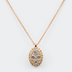 Collana pendente ovale Liberty Rose - Gioielleria Casavola di Noci - gioiello in oro rosa 18 carati - idee regalo compleanno moglie 50 anni
