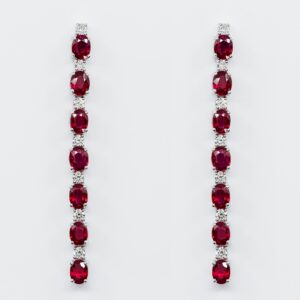 Orecchini lunghi rubini Prestige - Gioielleria Casavola di Noci - in oro bianco 18 carati - idee regalo per donna che ama il colore rosso