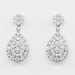 Orecchini pendente goccia diamanti Prestige - Gioielleria Casavola di Noci - in oro bianco 18 ct - idee regalo per donna che ama il lusso