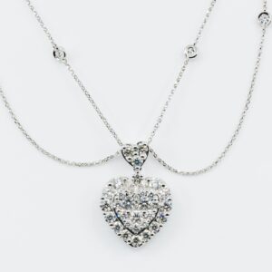Collana cuore diamanti Invisibile Prestige - Gioielleria Casavola di Noci - gioiello in oro bianco 18 carati - idee regalo per proposta di fidanzamento unica