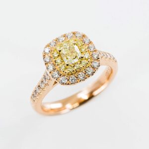 Anello double halo diamanti fancy rose Prestige - Gioielleria Casavola di Noci - gioiello in oro rosa 18 carati - idee regalo per una donna che ha già tutto
