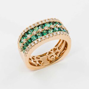 Anello fascione smeraldi rosé Prestige - Gioielleria Casavola di Noci - in oro rosa 18 carati con diamanti - idee regalo compleanno 50 anni moglie