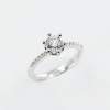 Anello solitario corona con diamanti - Gioielleria Casavola Noci - idee proposta di matrimonio - per lei