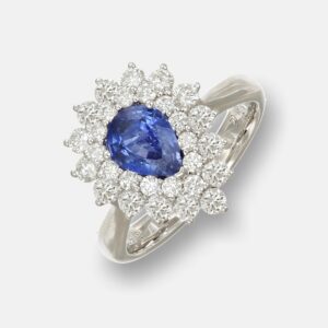 Anello zaffiro goccia con diamanti Prestige - Gioielleria Casavola di Noci - gioiello in oro bianco 18 carati con diamanti - idee regalo compleanno 60 anni mamma