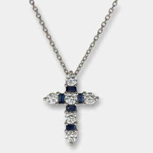 Collana Croce Fidelis White Zaffiri e Diamanti - Gioielleria Casavola di Noci - gioiello in oro bianco 18 carati - idee regalo comunione maschietto