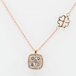 Collana Invisible quadrata oro rosa - Gioielleria Casavola di Noci - gioiello con diamanti taglio brillante - idee regalo compleanno 50 anni moglie