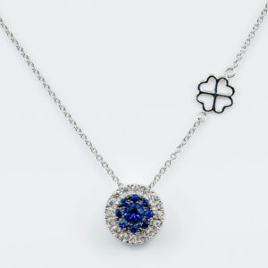 Collana Invisible tonda diamanti zaffiri White - Gioielleria Casavola di Noci - gioiello in oro bianco 18 carati- idee regalo compleanno 50 anni moglie
