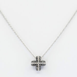 Collana croce diamanti Angelus Soft Small White - Gioielleria Casavola di Noci - gioiello in oro bianco 18 carati - idee regalo comunione bambino