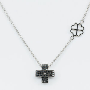 Collana croce diamanti neri Angelus White Lite - Gioielleria Casavola di Noci - gioiello in oro bianco 18 carati - idee regalo cresima ragazzo maschio