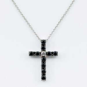 Collana croce diamanti neri Angelus base White - Gioielleria Casavola di Noci - gioiello in oro rosa 18 carati - idee regalo cresima adulto uomo
