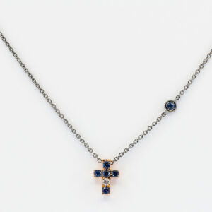 Collana croce zaffiri Angelus Redux Rosé - Gioielleria Casavola di Noci - gioiello in oro rosa 18 carati con diamanti - idee regalo cresima adulto donna