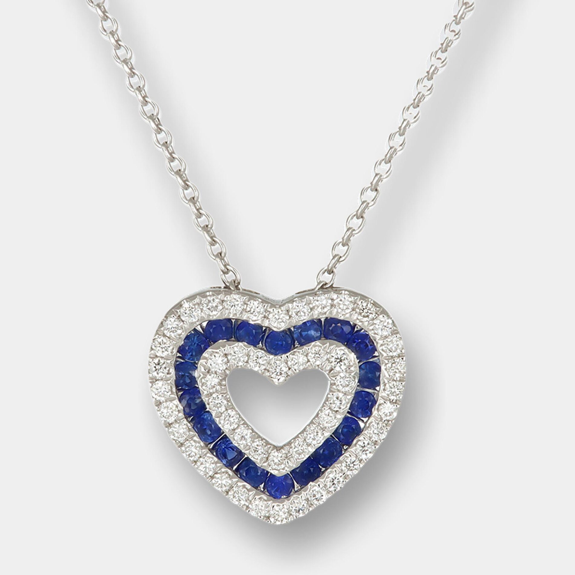 Collana cuore zaffiri diamanti pavé White Prestige - Gioielleria Casavola di Noci - gioiello in oro bianco 18 carati - idee regalo compleanno 30 anni donna