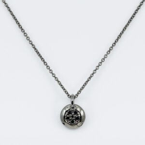 Collana punto luce pavé diamanti neri Lil Round - Gioielleria Casavola di Noci - gioiello in oro brunito 18 carati - idee regalo compleanno uomo che ha tutto