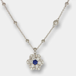 Collana zaffiro Water Lily Nature White - Gioielleria Casavola di Noci - gioiello in oro bianco 18 carati con diamanti - idee regalo compleanno 18 anni ragazza