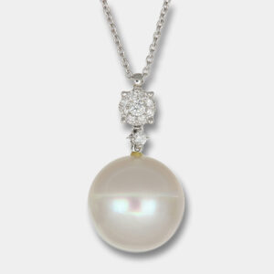 Collana invisibile con pendente perla australiana - Gioielleria Casavola di Noci - gioiello in oro bianco 18 carati - idee regalo compleanno 60 anni mamma