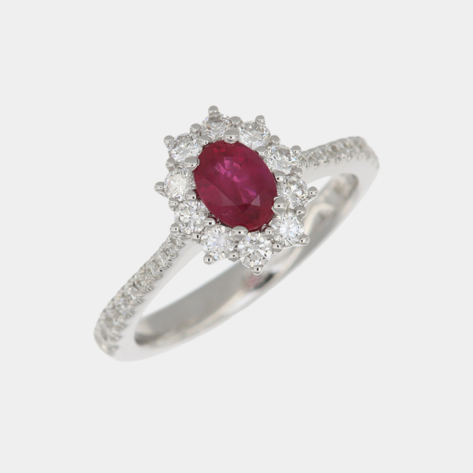 Anello rosetta rubino 0.71 ct Pavé Prestige White - Gioielleria Casavola di Noci - in oro bianco 18 carati con diamanti - idea regalo per proposta di matrimonio indimenticabile