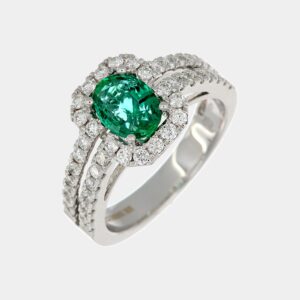 Anello smeraldo Zambia pavé Prestige - Gioielleria Casavola di Noci - in oro bianco 18 carati con diamanti - idee regalo per proposta di matrimonio