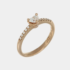 Anello solitario diamante cuore pavé rosè - Gioielleria Casavola di Noci - idee regalo per proposta di matrimonio romantica - in oro rosa 18 carati