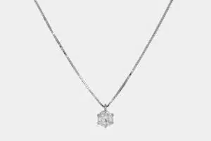 Collana punto luce oro bianco e zircone - Gioielleria Casavola di Noci - idee regalo compleanno 18 anni amica