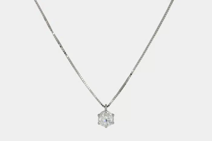 Collana punto luce oro bianco e zircone - Gioielleria Casavola di Noci - idee regalo compleanno 18 anni amica