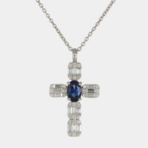Collana croce diamanti e zaffiro Angelus Maior White - Gioielleria Casavola di Noci - gioiello in oro bianco 18 carati - idee regalo cresima adulto maschio