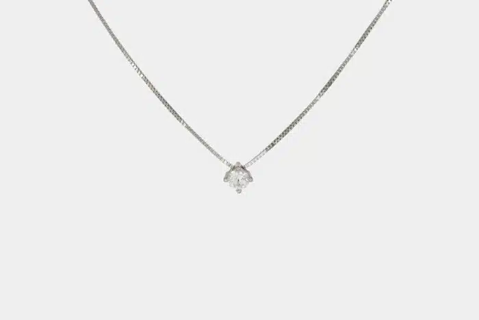 Collana oro bianco punto luce con zircone - Gioielleria Casavola di Noci - idee regalo compleanno figlia 16 anni