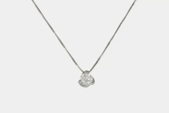 Collana oro bianco punto luce zircone tre griffe tonde - Gioielleria Casavola di Noci - idee regalo per compleanno 16 anni figlia