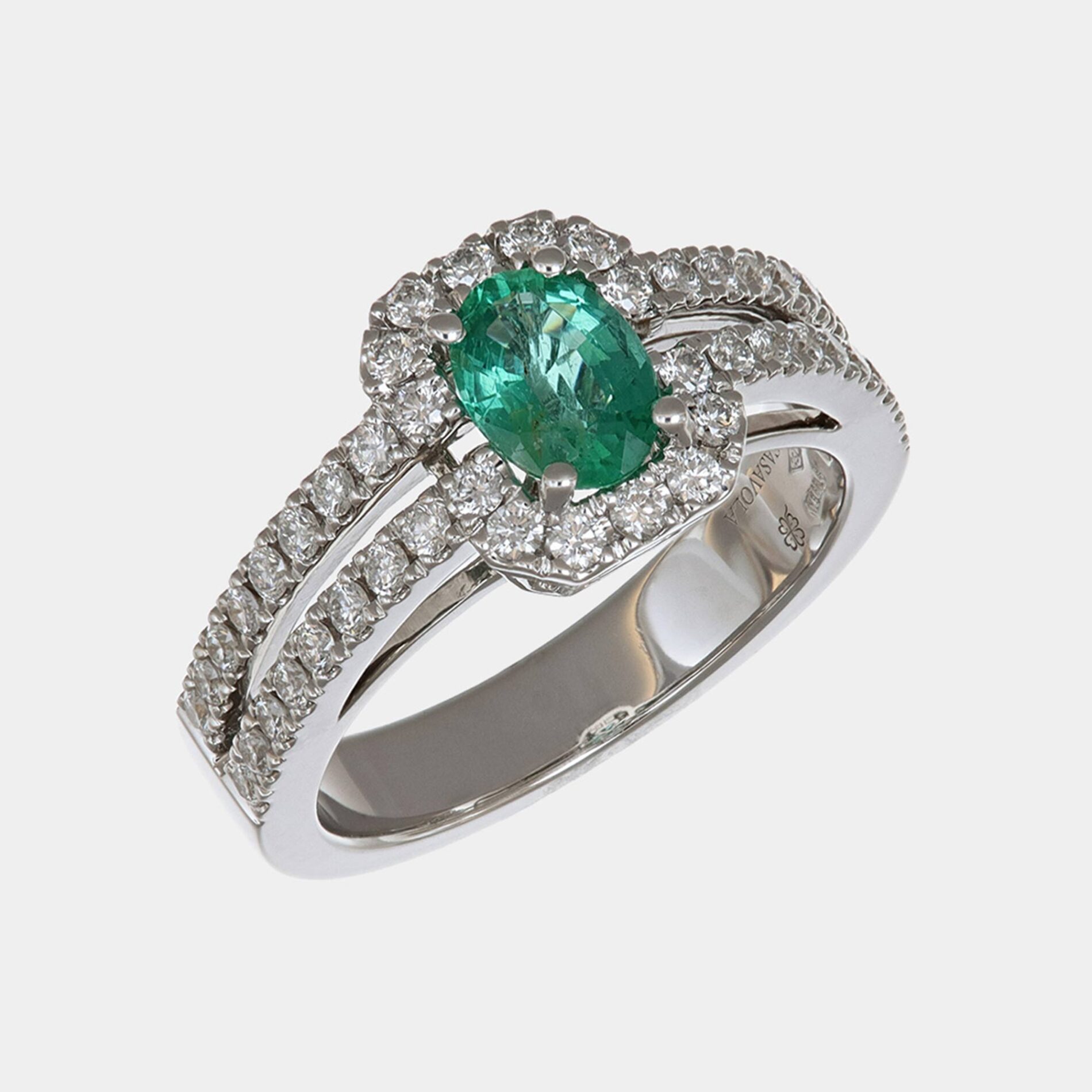 Anello smeraldo pavé Prestige White - Gioielleria Casavola di Noci - gioiello in oro bianco 18 carati con diamanti - idee regalo per una occasione unica - da donna