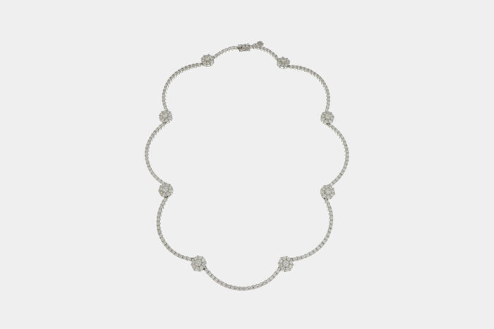 Girocollo tennis diamanti con fiori Prestige White - Gioielleria Casavola di Noci - collana in oro bianco 18 carati - idee regalo 50 anni moglie