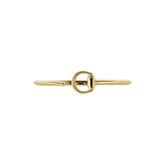 Gucci Horsebit YBA795810001 - Gioielleria Casavola di Noci - bracciale rigido in oro giallo 18 carati motivo morsetto - idee regalo unisex - immagine steso centrale