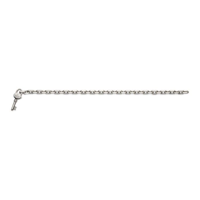 Gucci Trademark YBA796345001 - Gioielleria Casavola di Noci - bracciale in argento 925 con ciondolo a forma di chiave - idee regalo compleanno ragazza 18 anni - immagine gioiello aperto e steso