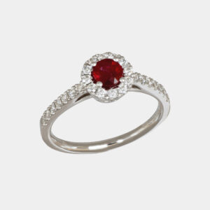 Anello rubino tondo 0.55 ct Prestige White - Gioielleria Casavola di Noci - in oro bianco 18 carati con diamanti - idee regalo per proposta di matrimonio