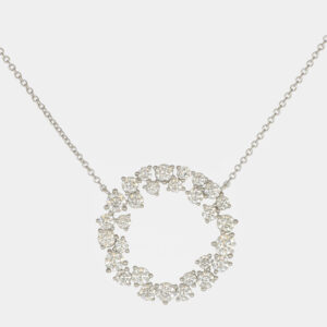 Collana cerchio diamanti pavé White Prestige - Gioielleria Casavola di Noci - gioiello in oro bianco 18 carati - idee regalo romantiche compleanno fidanzata