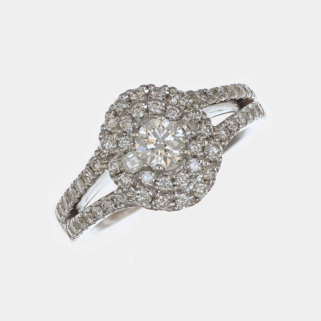 Anello solitario Stardust White - Gioielleria Casavola di Noci - idee regalo per proposta di matrimonio - in oro bianco 18 carati con diamante certificato