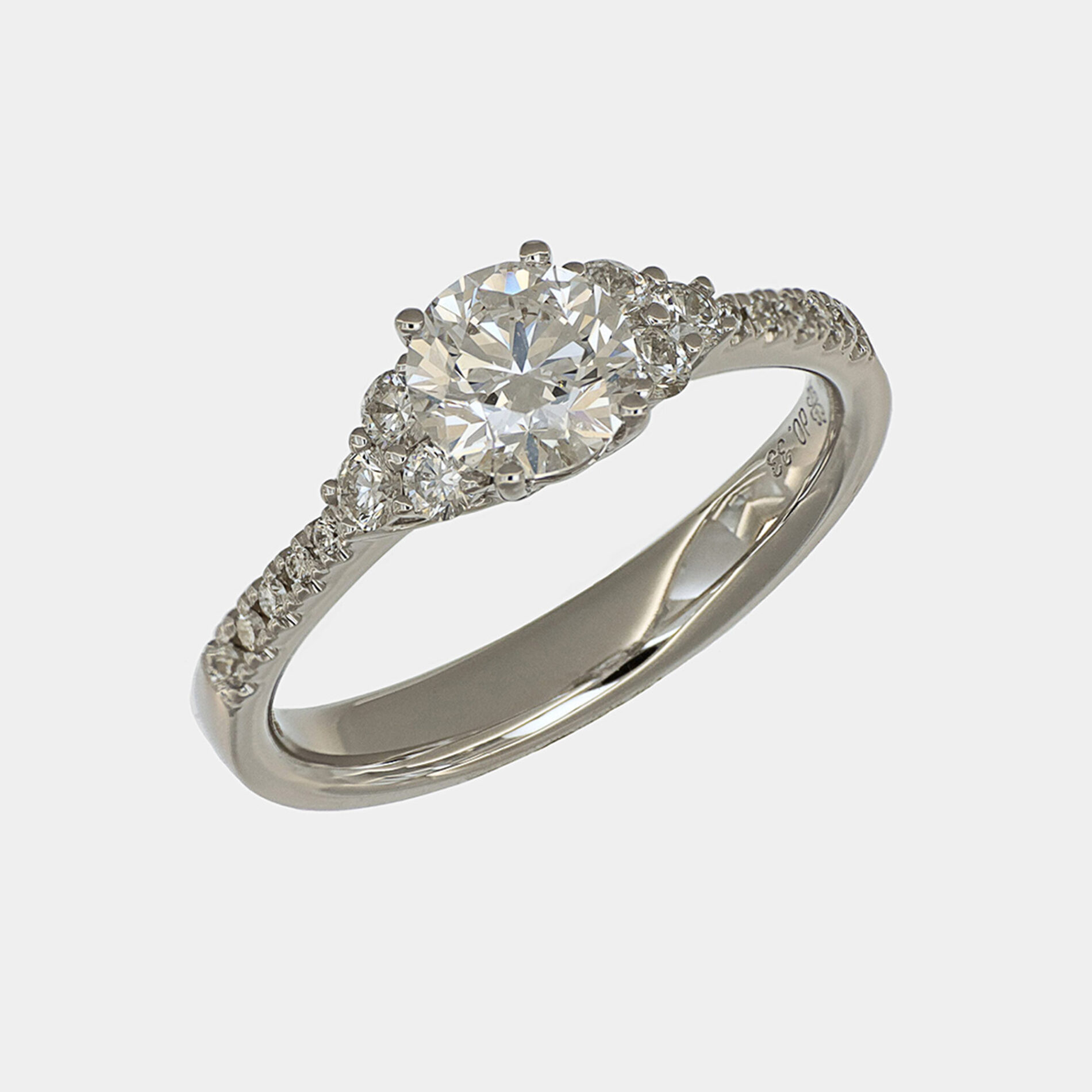 Anello solitario pavé oro bianco - Gioielleria Casavola di Noci - idee regalo per proposta di matrimonio - in oro bianco 18 carati con diamante taglio brillantino