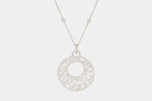 Collana medaglione diamanti White Prestige - Gioielleria Casavola di Noci - idee regalo per una occasione importante - in oro bianco 18 carati