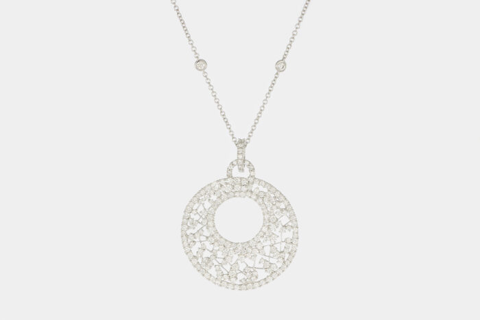 Collana medaglione diamanti White Prestige - Gioielleria Casavola di Noci - idee regalo per una occasione importante - in oro bianco 18 carati