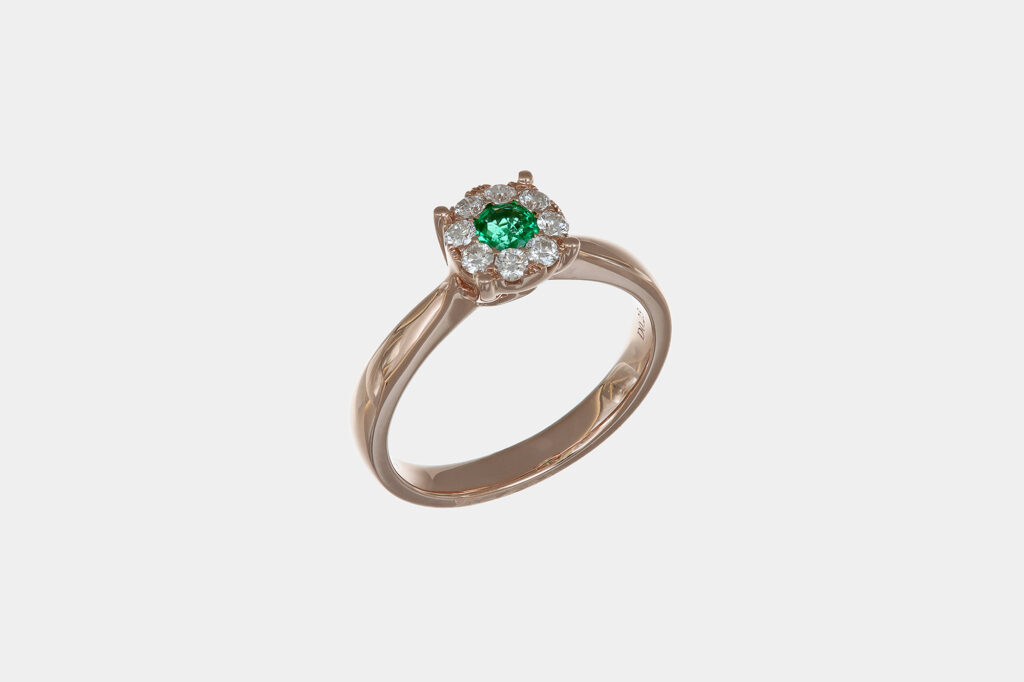 Anello Invisible smeraldo e diamanti Rosé - Gioielleria Casavola di Noci - idee per una proposta di matrimonio romantica - in oro rosa 18 carati