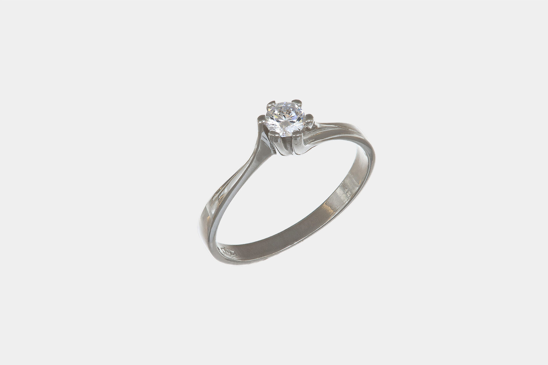 Anello solitario Valentino 6 griffe oro bianco 2.40 gr - Gioielleria Casavola di Noci - idee per proposta di fidanzamento - per lei