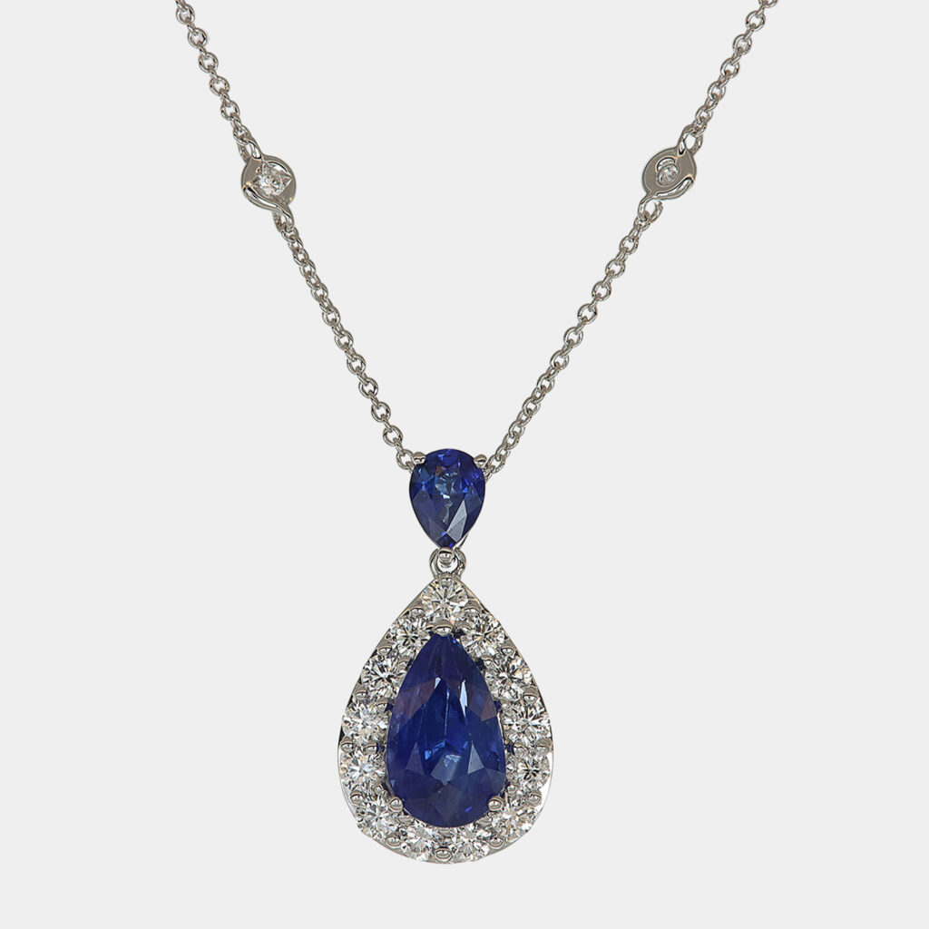 Collana zaffiri taglio goccia White Prestige - Gioielleria Casavola di Noci - gioiello in oro bianco 18 ct con diamanti - idee regalo compleanno 70 anni mamma