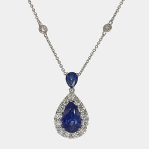 Collana zaffiri taglio goccia White Prestige - Gioielleria Casavola di Noci - gioiello in oro bianco 18 ct con diamanti - idee regalo compleanno 70 anni mamma