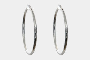 Orecchini a cerchio oro bianco sottili 4.5 cm - Gioielleria Casavola di Noci - idee regalo compleanno 40 anni moglie