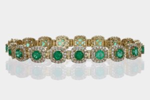 Bracciale in oro giallo con smeraldi e diamanti Prestige - Gioielleria Casavola di Noci - idee regalo compleanno