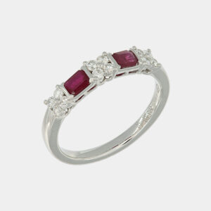 Veretta minimal con diamanti e rubini white - Gioielleria Casavola di Noci - in oro bianco 18 carati - idee per una proposta di matrimonio moderna e originale