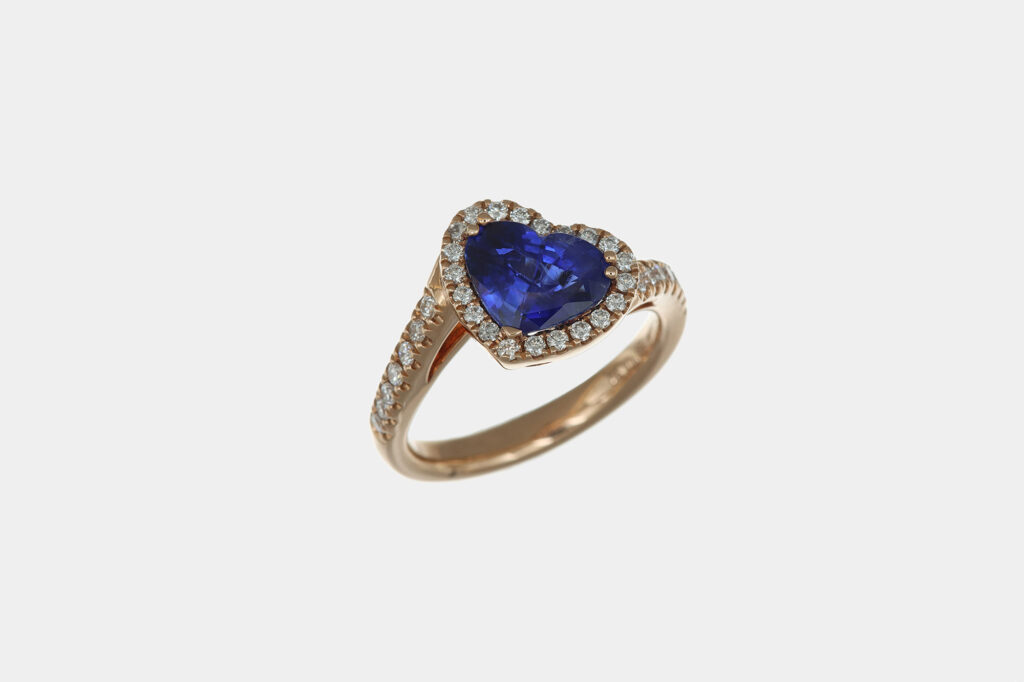Anello zaffiro cuore Royal Blue Rosé Prestige - Gioielleria Casavola di Noci - in oro rosa con diamanti - idee regalo occasione importante