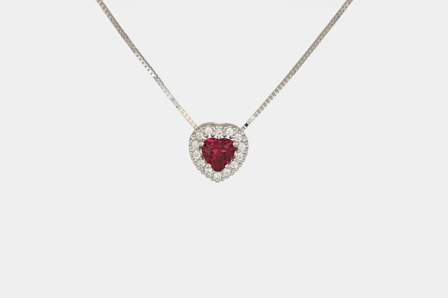 Collana cuore oro bianco 1.70 ct zircone rosso - Gioielleria Casavola di Noci - idee regalo compleanno fidanzata - per una ragazza giovane
